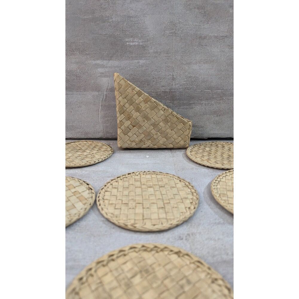 Hand-Woven Natural Fiber 6 Coasters Set with Holder